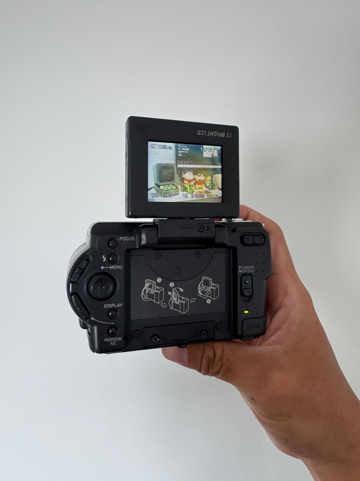 Sony Cyber-shot DSC-S50 | Flip Screen Selfie Cam | 2.1MP Rare Y2K Lo-Fi CCD [Full Set]